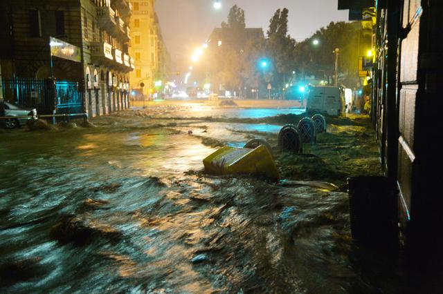 Maltempo: esonda il Bisagno a Genova, una vittima